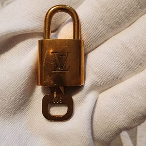 LV Lock & Key #300